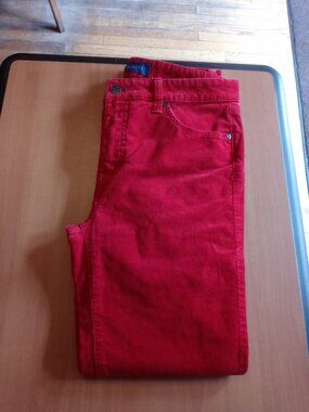 TALBOTS petite high rise straight leg corduroy jeans in holiday red (4P)